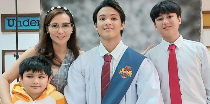 Hands on momma! Gladys Reyes nag-multitask sa graduation pictorial ng 3 anak