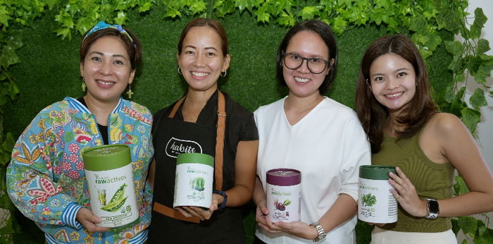 These super coaches are raving about superfoods, and it’s time we take notes