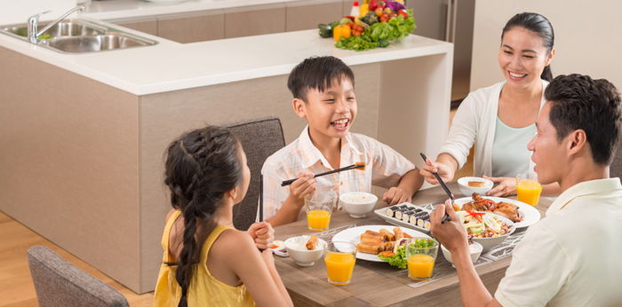 Dinner Time and Traditions: Strengthening Family Bonds, One Meal at a Time