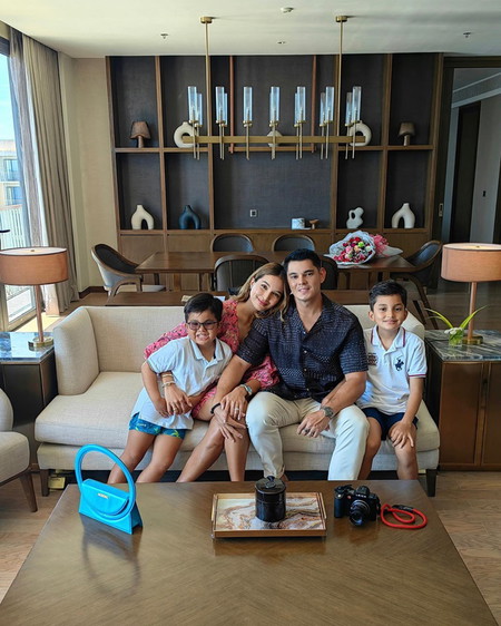 sarah lahbati at richard gutierrez with kids