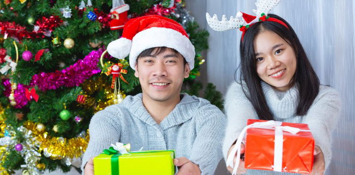 Early Christmas Gift Guide: Rustan’s, Samsung, Old Navy, Big Bad Wolf, and Lego 