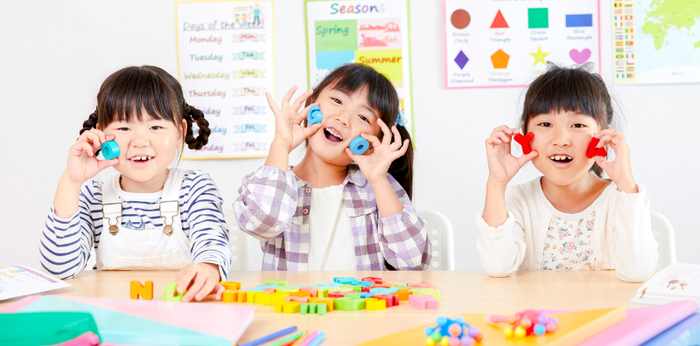 7 Activities to Stimulate the Right Brain and Help Your Child Think Outside the Box and Unlock Creativity