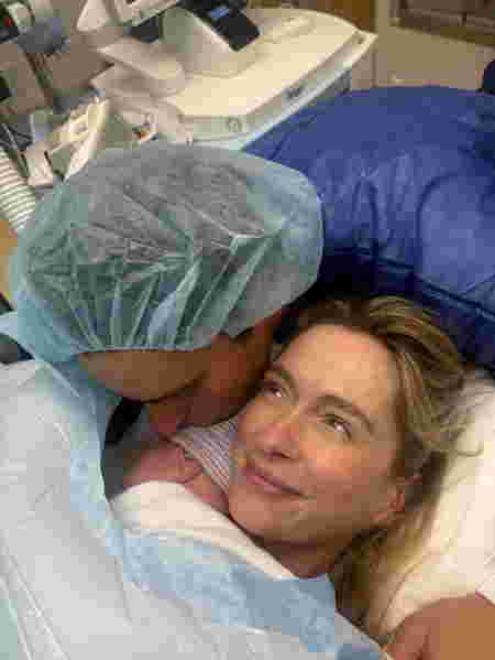 mother assisted c-section