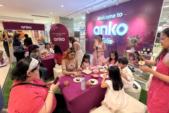 tea party and cupcake-decorating workshops