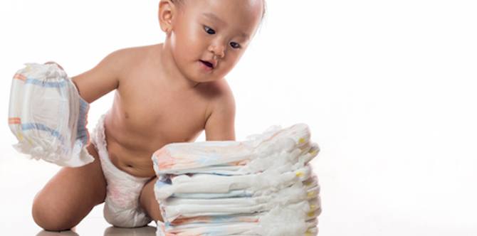 10 diaper bag essentials