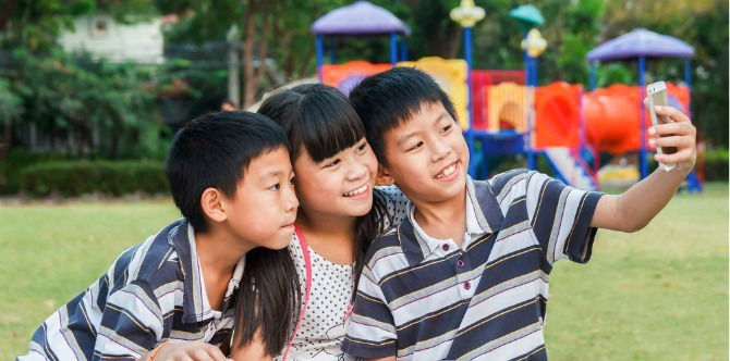 5 Mistakes to Avoid When Giving Your Child Their First Mobile Phone
