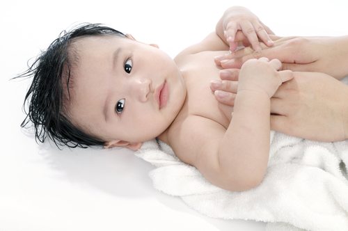 How to massage a baby to sleep
