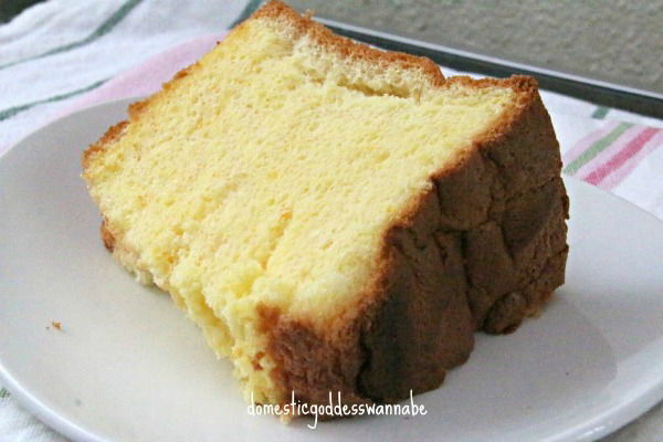 This orange chiffon cake is all you need for a sweet and happy Sunday!