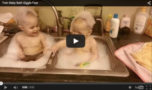 Watch what happens when mum puts her twins in the sink for bath time!