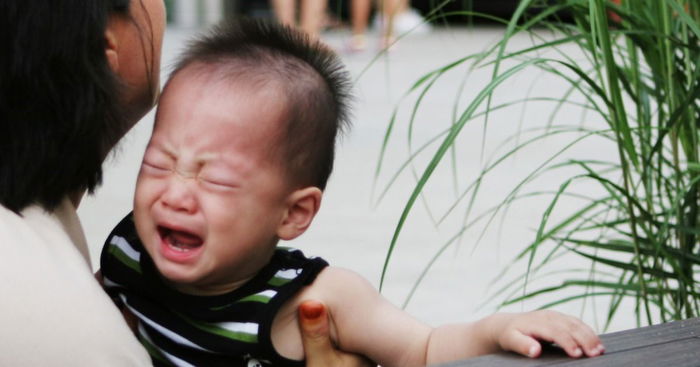 How to Deal With a Tantrum in Public