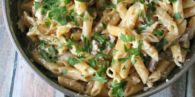 Simple One-pot Chicken Alfredo Pasta Recipe