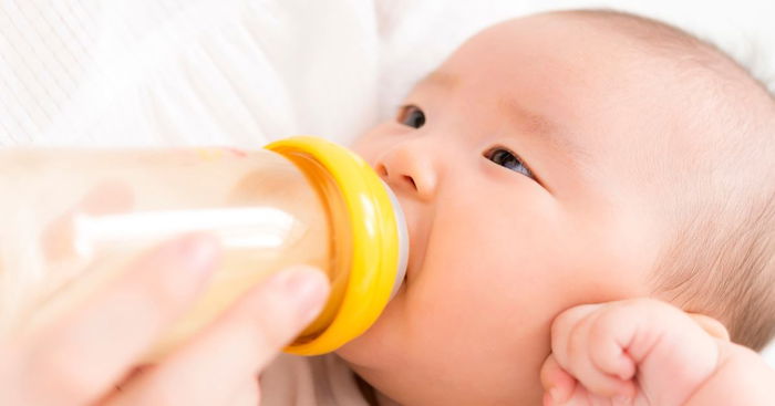 The Ultimate Guide to Bottle Feeding: Tips, Tricks, and Techniques