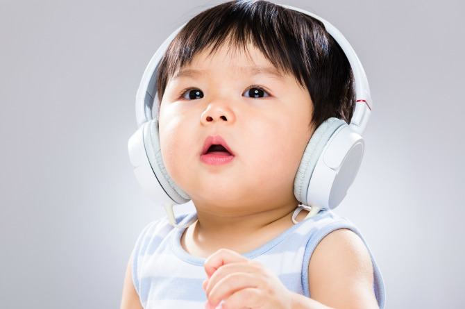 help children learn alphabets