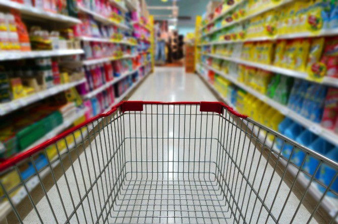 Major supermarkets withdraw haze-related products