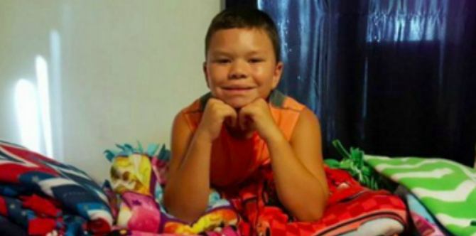 10-year-old good Samaritan makes blankets for sick kids