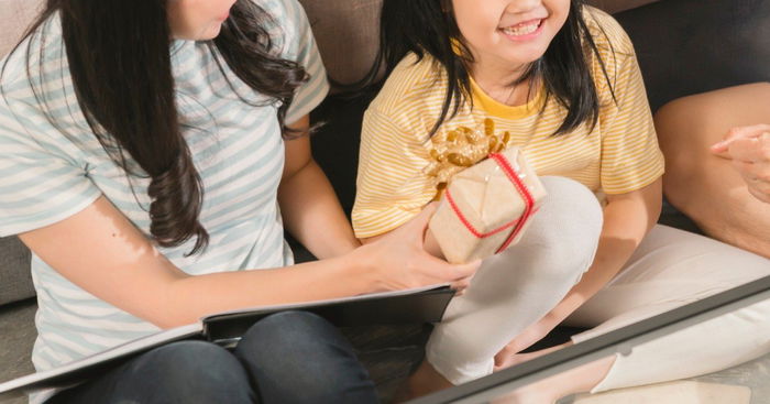 Is Bribing To Discipline Your Kids Effective Or Harmful?