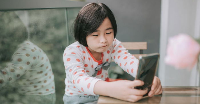 11 Ways Instagram Is Ruining Your Daughter's Self-Esteem