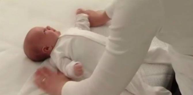 Essential tips: Simple steps on how to swaddle your baby