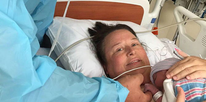 Forty-year-old infertile woman gives birth to miracle baby