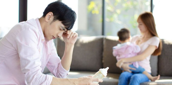 Fathers Suffer From Postnatal Depression Too, Here's How To Spot It