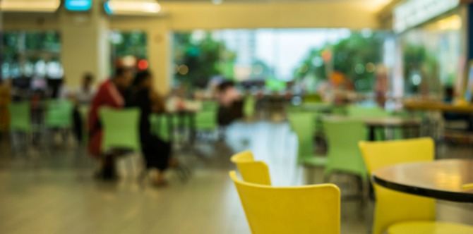 Singaporean mum finds piece of plastic in toddler's food at restaurant in Tampines Mall