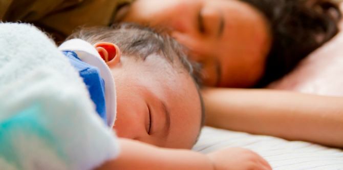 8 helpful tips on how to cope with sleep deprivation for new parents