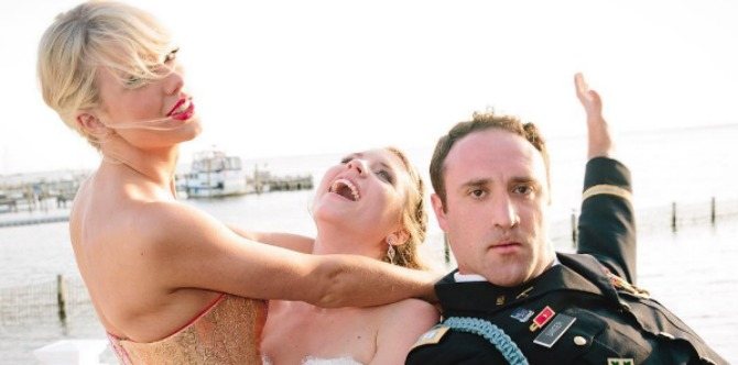 Taylor Swift crashes couple's wedding and performs hit song, 'Blank Space'