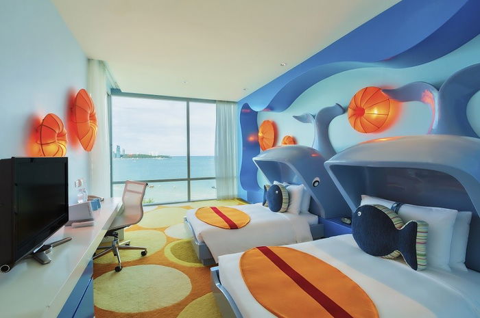 theAsianparent July Blockbuster Rewards – Win a 2N stay in Holiday Inn Pattaya Family Suite Room worth $600!