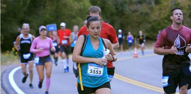 LOOK: Mum pumps breast milk while running a half marathon
