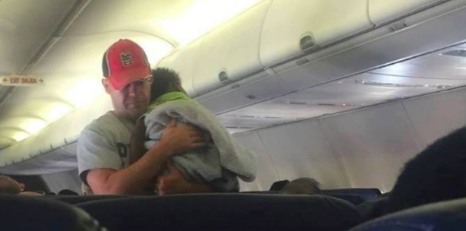 Man's act of kindness for pregnant mum on plane will have you in tears