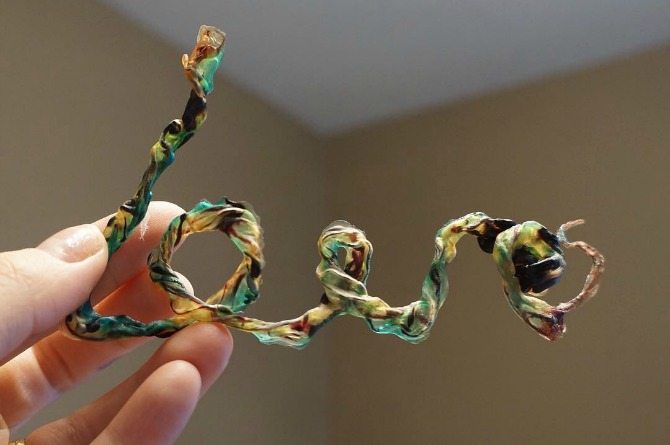 New trend has mums preserving babies' umbilical cords and turning them into jewelry
