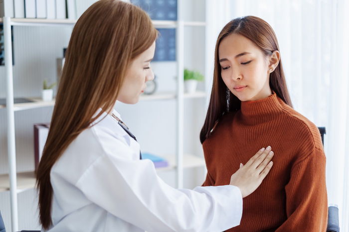How to Manage the Emotional Impact of a Breast Cancer Diagnosis