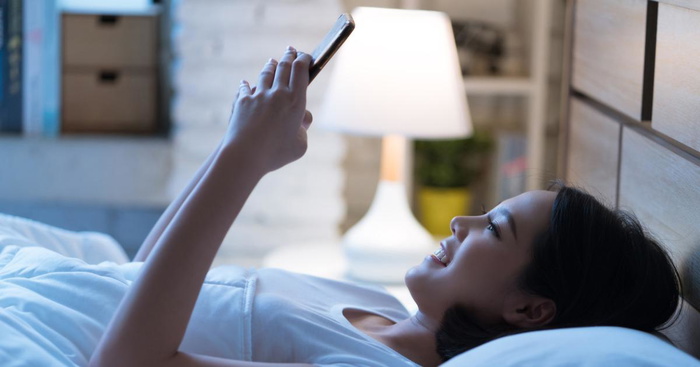 7 Signs That You Might Already Be Having an Emotional Affair