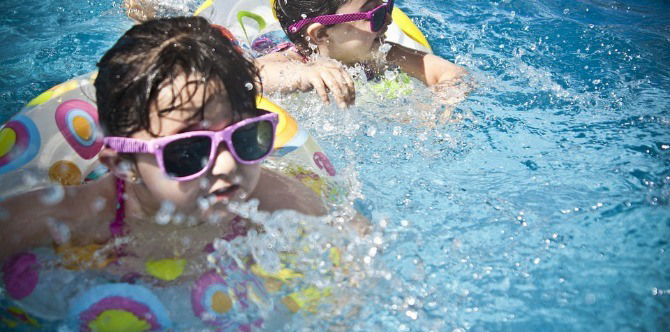 9 Easy Ways To Safely Introduce Your Baby To Swimming