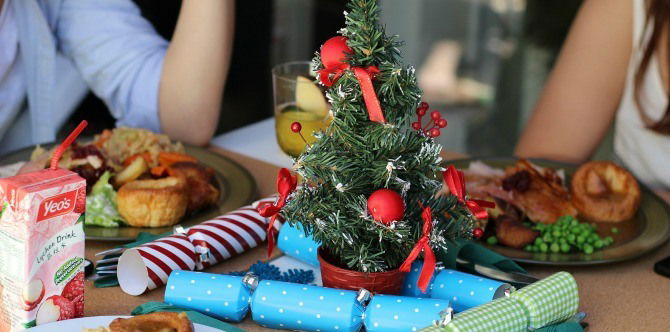 7 topics to NOT talk about at the dinner table this holidays