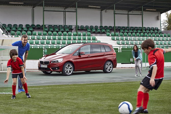 Buying a family car? 5 Vital features you shouldn’t forget to check for!