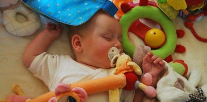 Tragic! Pacifier strap chokes and kills 16-month-old boy