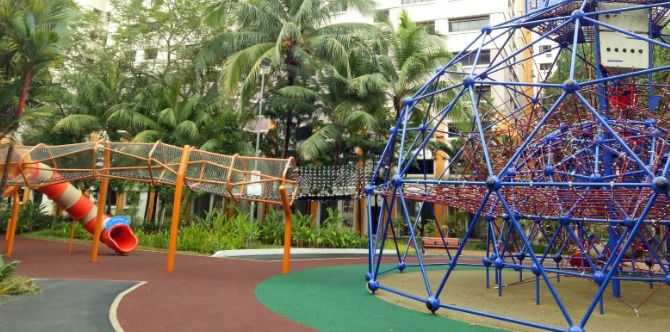 4 Things You Can Do to Help Your Child Learn at the Playground