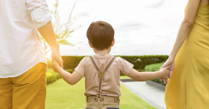 A Sobering Reminder: Always Hold Hands With Your Child Near Traffic