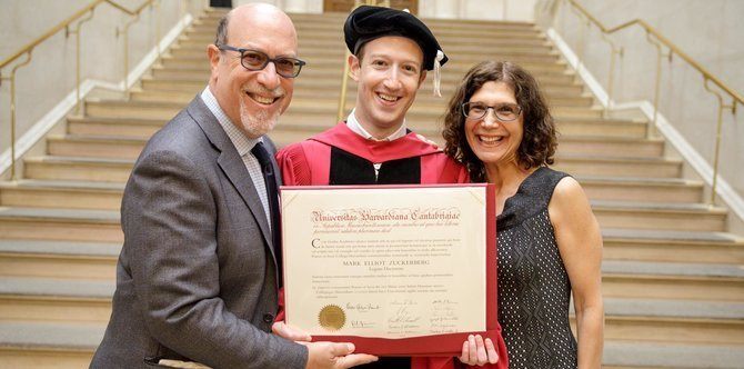 Mark Zuckerberg Pays Cheeky Tribute To His Mum After Getting Degree!