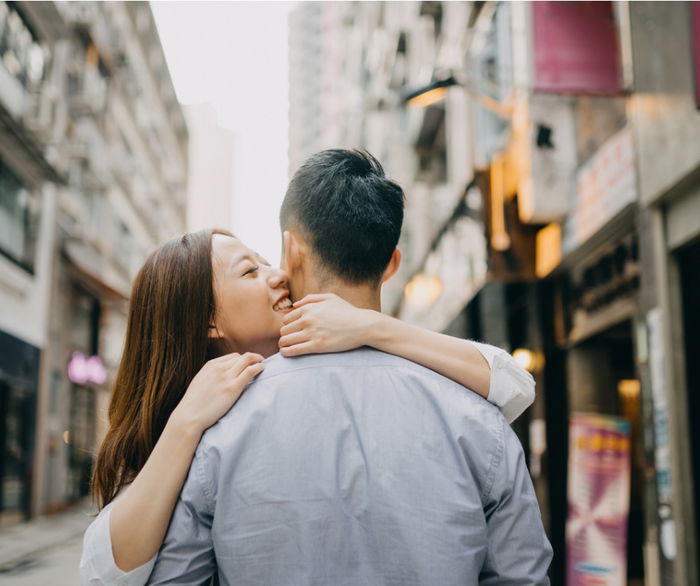 How the 6-second Hug Can Transform Your Relationships