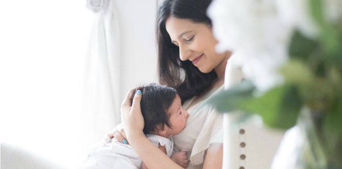 Science Explains Why Newborns Move Instinctively Towards a Nipple!