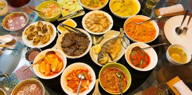 Chicken curry and Cheng Teng - The Singaporean food culture