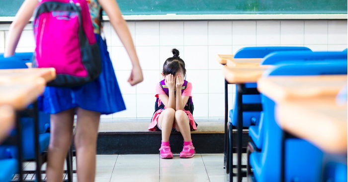 6 Warning Signs Your Child is a Victim of Bullying