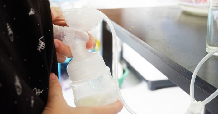 Breastfeeding Mums Share the Struggles of Pumping at Work in Singapore