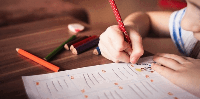 Early Use Of Touchscreens Affects Your Child's Pencil Grip