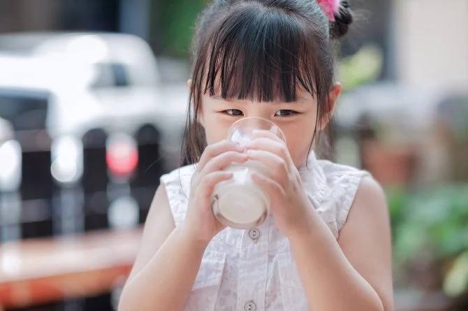 Try out these easy tips to change your kid’s mind about drinking milk