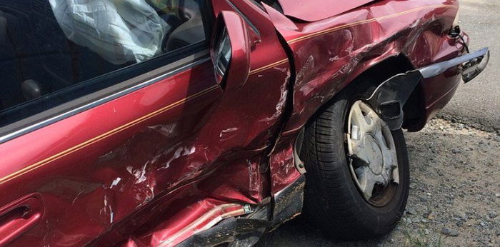 8-month-old dies after hitting head on car dashboard: a grim reminder about car seats