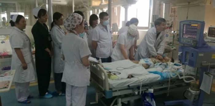 Doctors save 8-year-old with 5-hour long CPR session, renewing our faith in humanity