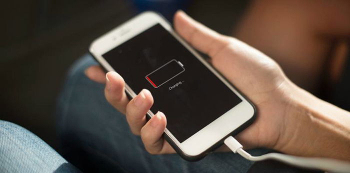 Teenager Electrocuted to Death by Cell Phone Charging